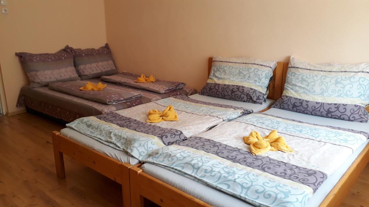 Oerveny Vendeghaz Otel Tiszafüred Dış mekan fotoğraf