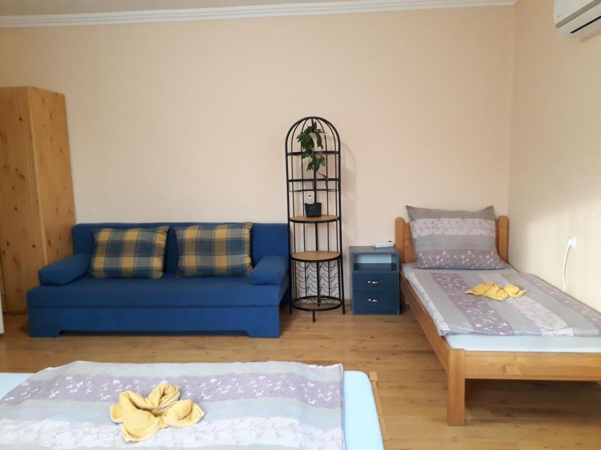 Oerveny Vendeghaz Otel Tiszafüred Dış mekan fotoğraf