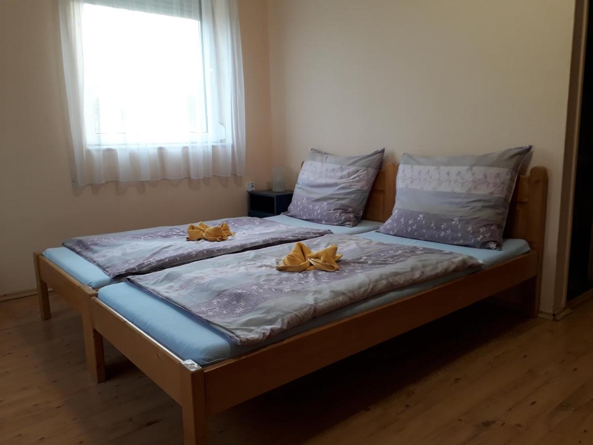 Oerveny Vendeghaz Otel Tiszafüred Dış mekan fotoğraf