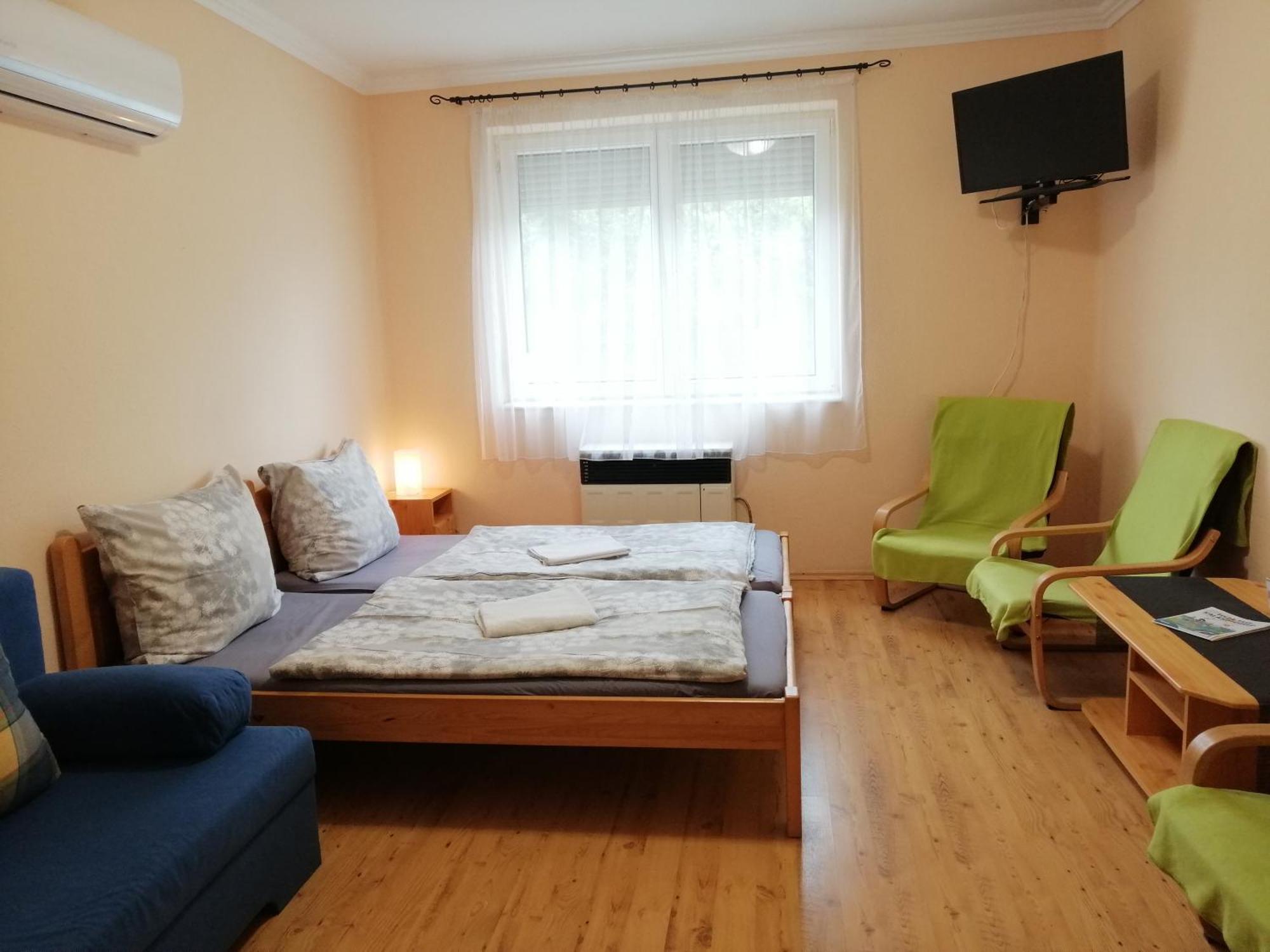 Oerveny Vendeghaz Otel Tiszafüred Oda fotoğraf