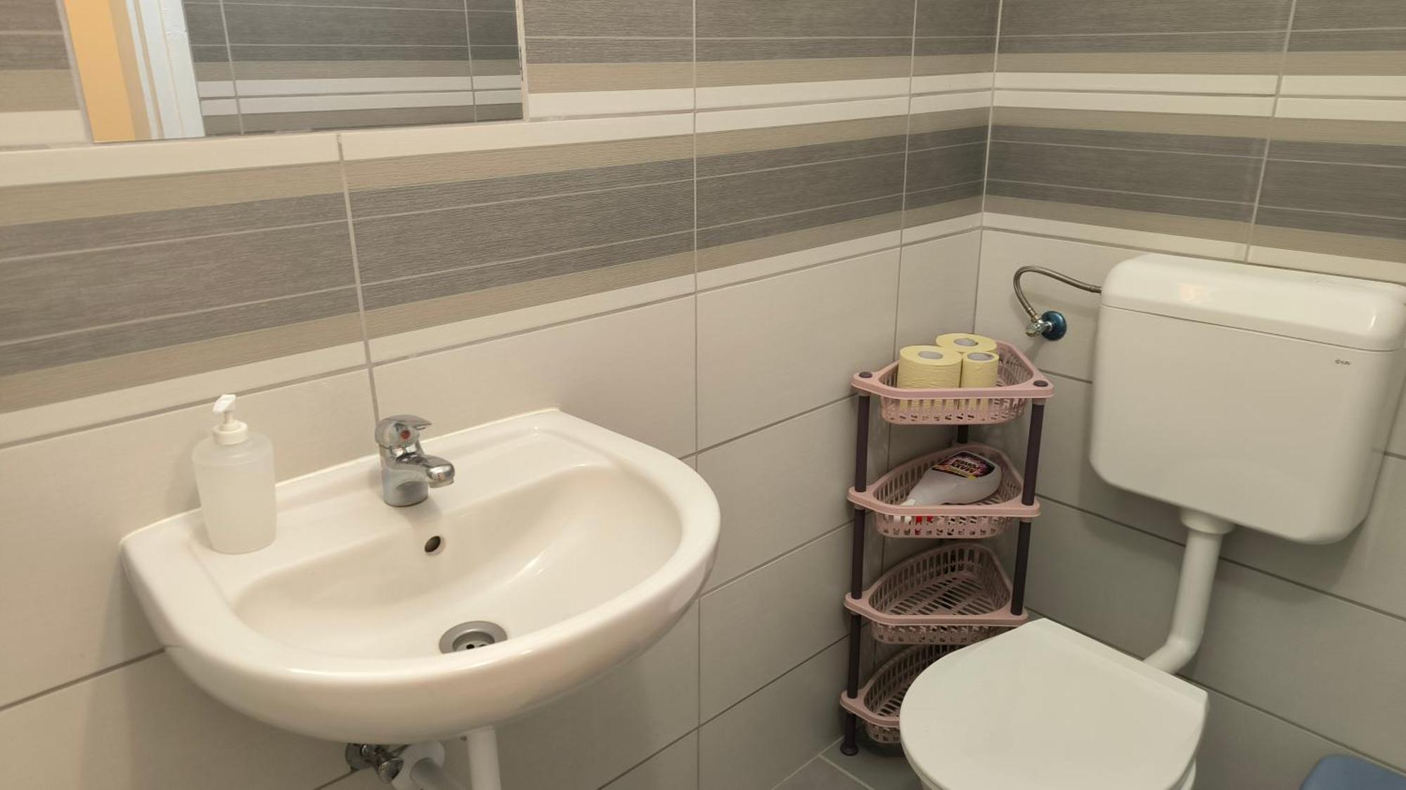 Oerveny Vendeghaz Otel Tiszafüred Oda fotoğraf