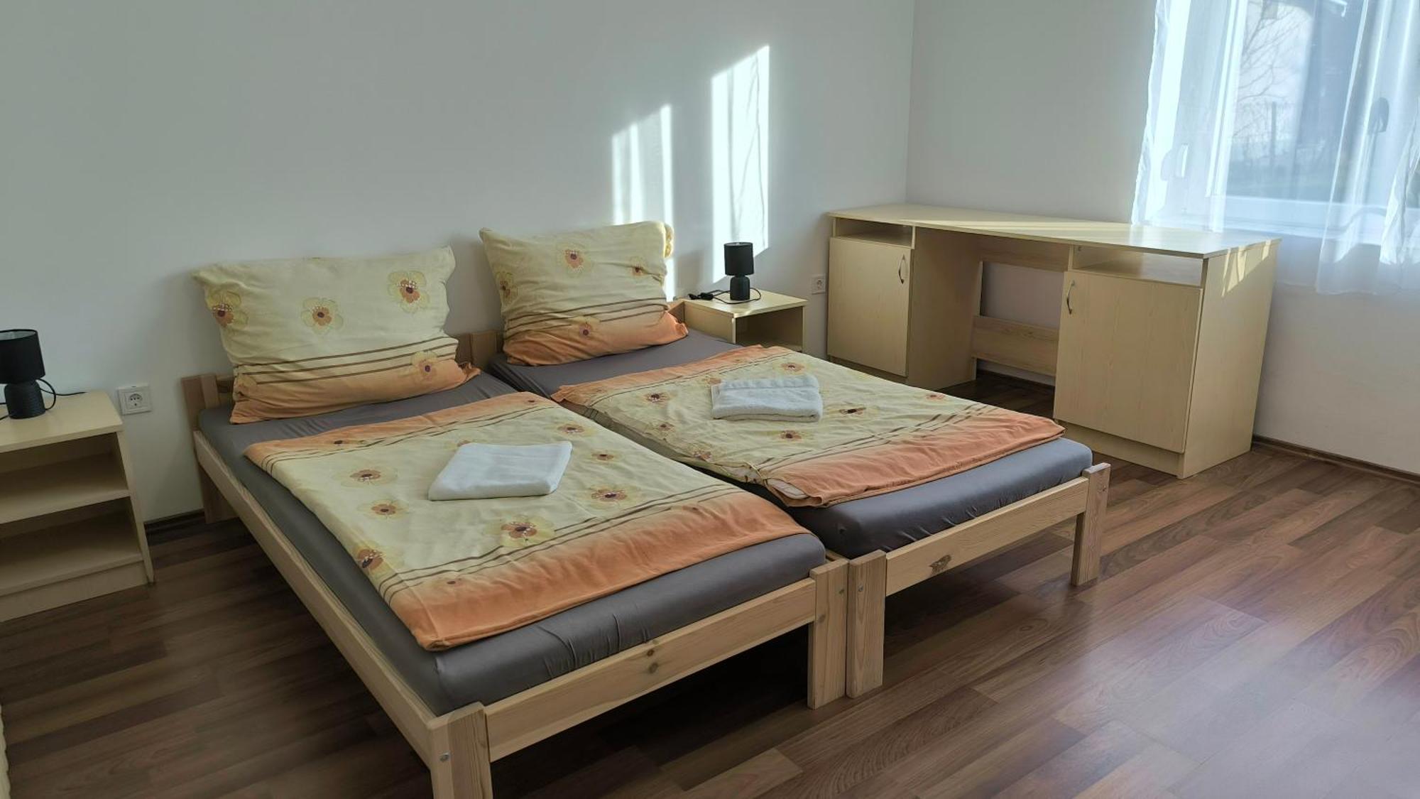 Oerveny Vendeghaz Otel Tiszafüred Oda fotoğraf