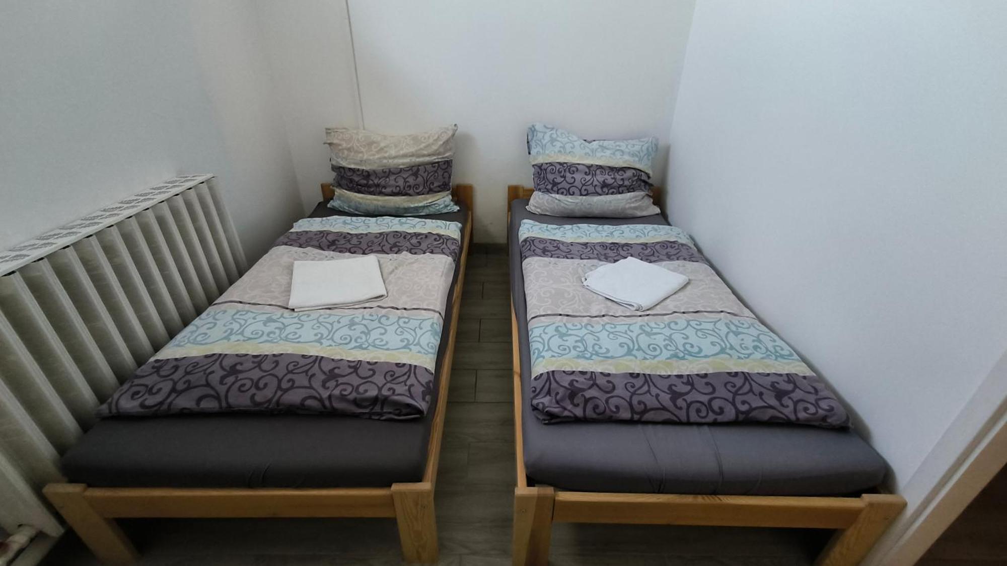 Oerveny Vendeghaz Otel Tiszafüred Oda fotoğraf