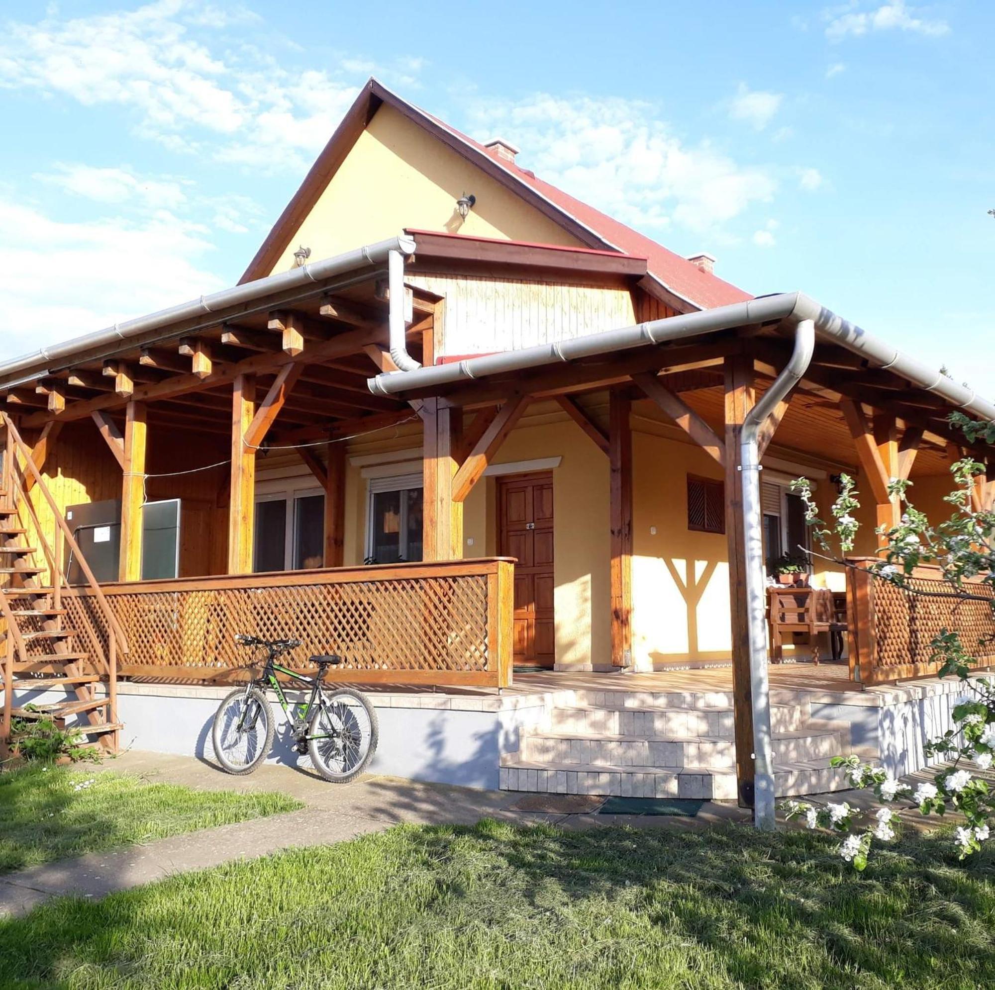 Oerveny Vendeghaz Otel Tiszafüred Oda fotoğraf